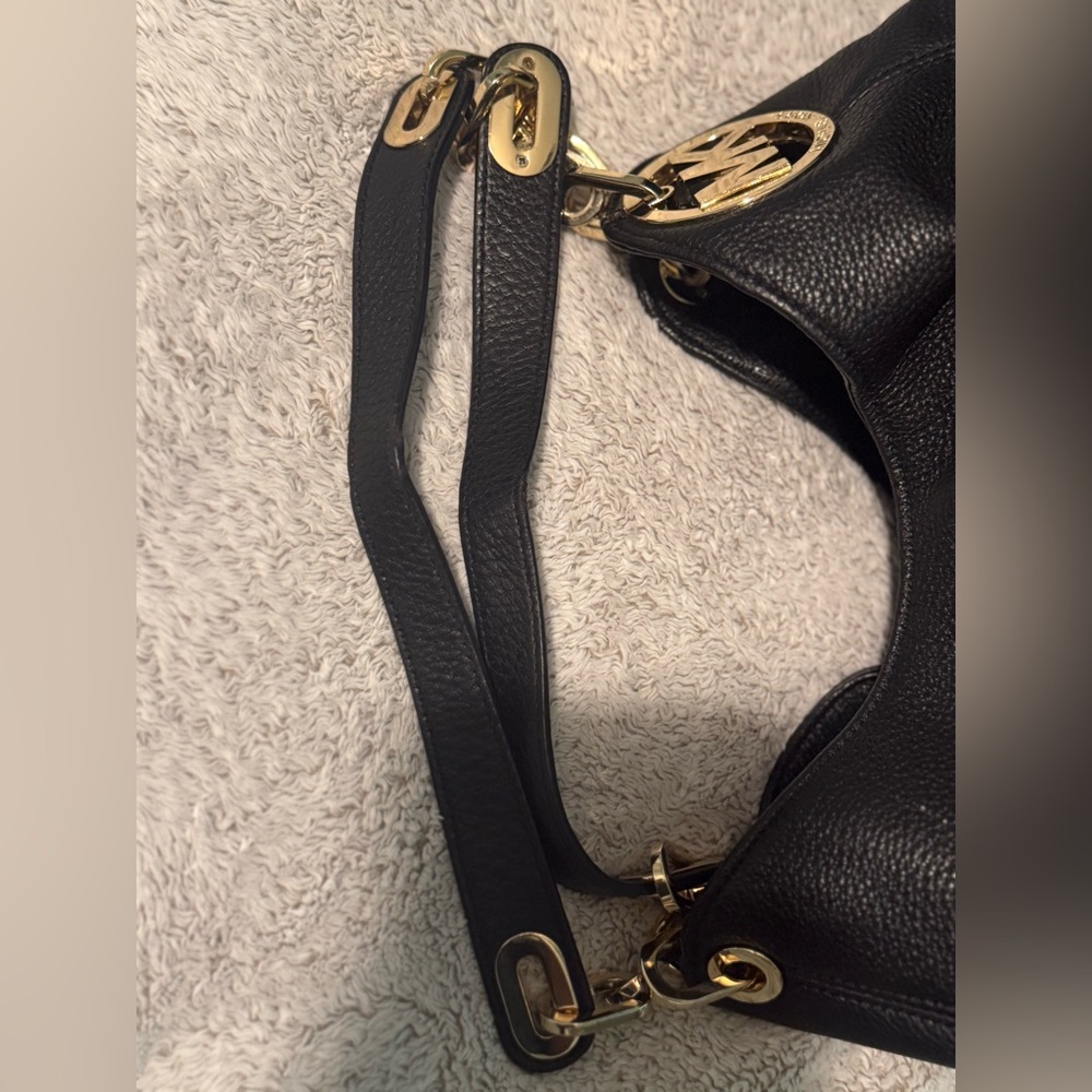 Michael Kors Black Leather Shoulder Bag - Picture 4 of 8